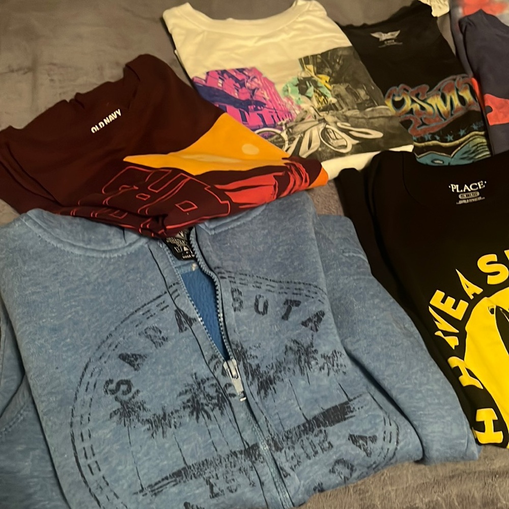 Bundle of graphic tees